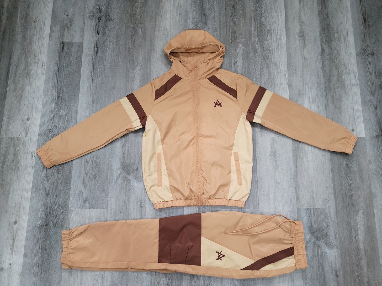 Tan windbreaker shop